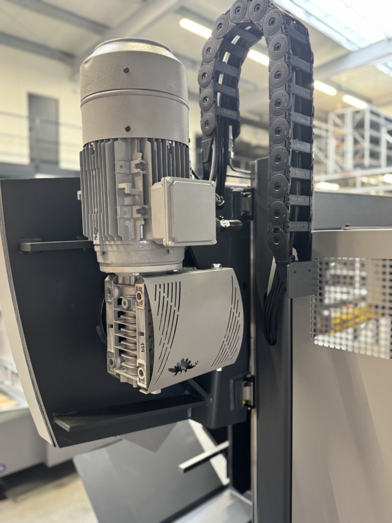 przecinarka-tasmowa-bomar-Proline 320.280anc przecinarka taśmowa bomar,pilarka,piła do cięcia,maszyny do metalu,podajniki,przecinarki